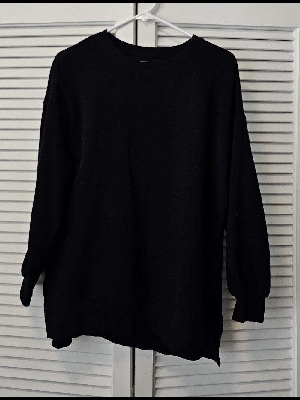 Old Navy Black Crewneck With Side Splits Size S